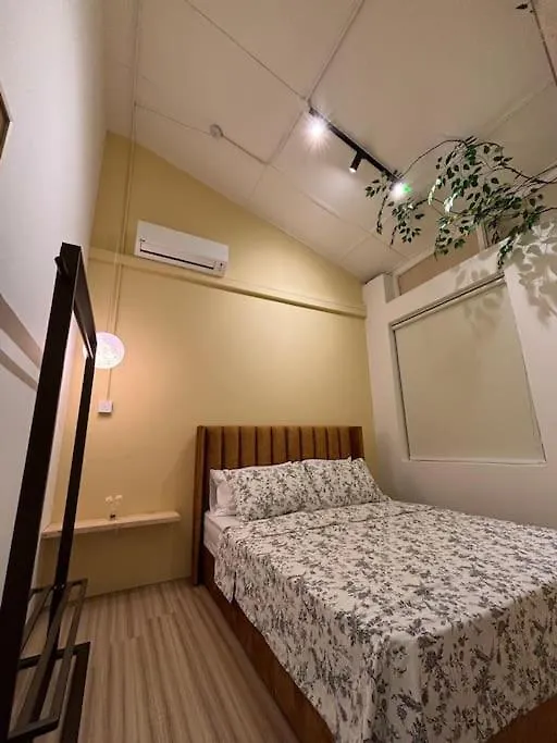 New! 9 Pax Georgetown Heritage Pre-War House 3Br Holiday home George Town