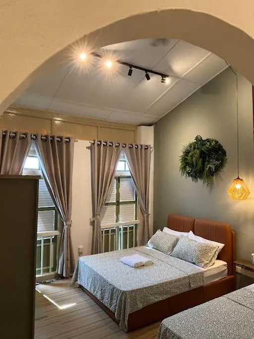 New! 9 Pax Georgetown Heritage Pre-War House 3Br location
